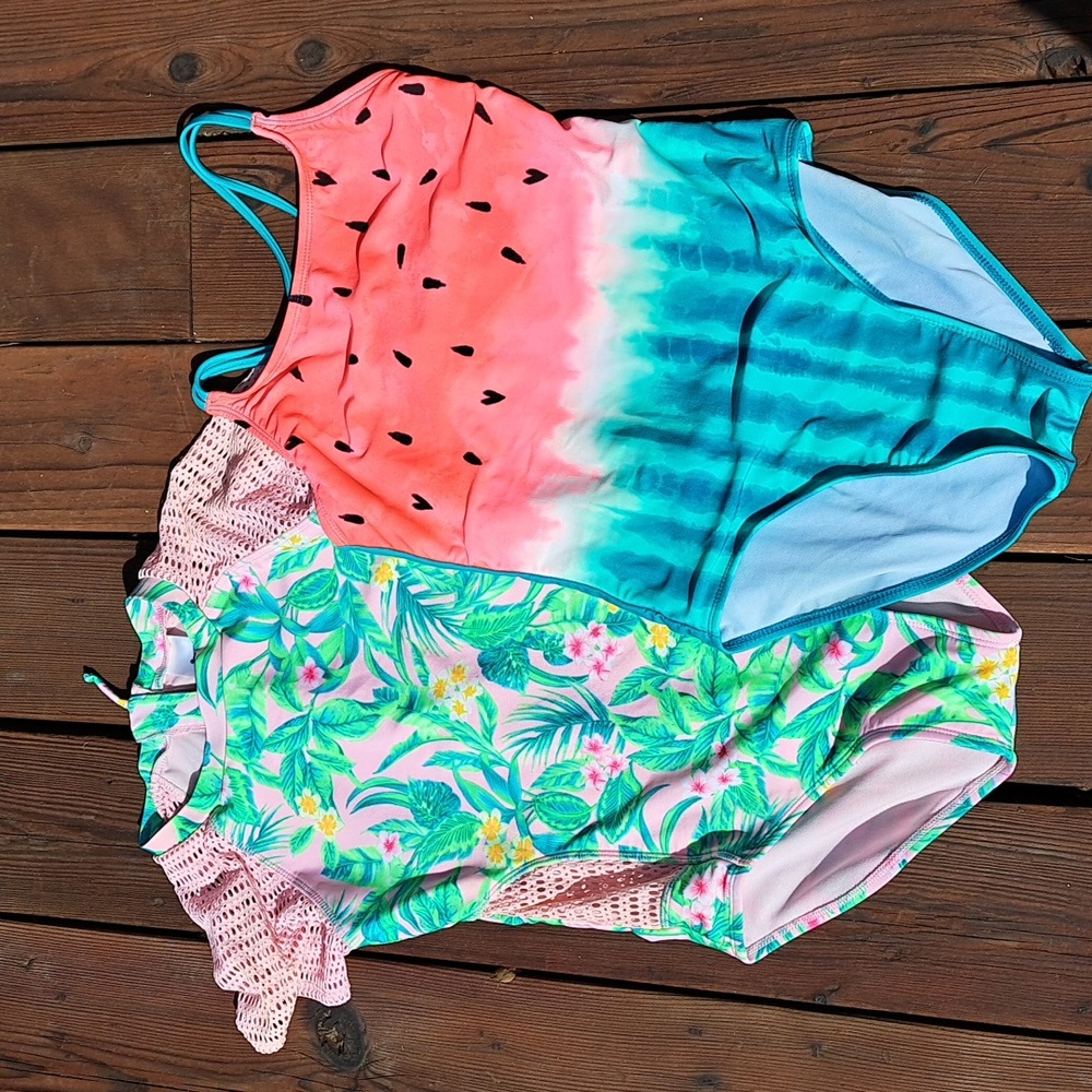 2 GIRLS' ONE PIECE SWIMSUITS. SIZE 14/16 CAT & JACK AND ART CLASS